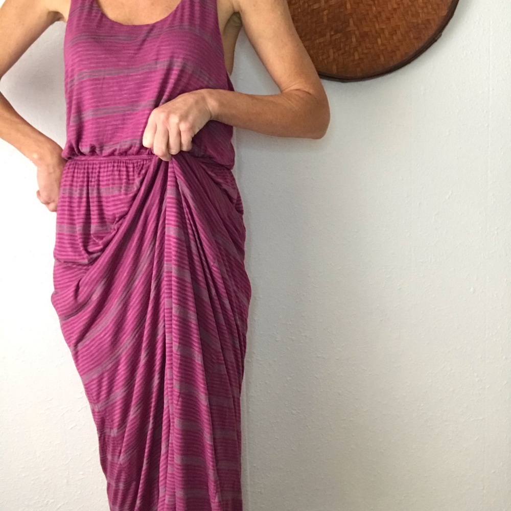 🧞♀️Magenta sleeveless maxi dress - Picture 2 of 6